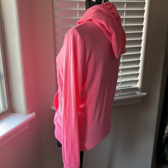 Pink - Picture 3 of 7